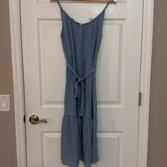 Loft Chambray Midi Dress - Picture 2 of 4